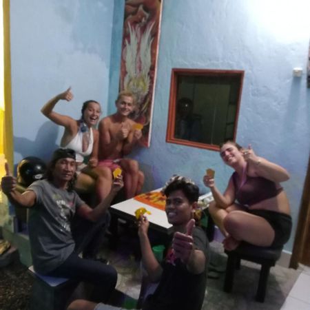 Atb Hostel Lovina Екстериор снимка