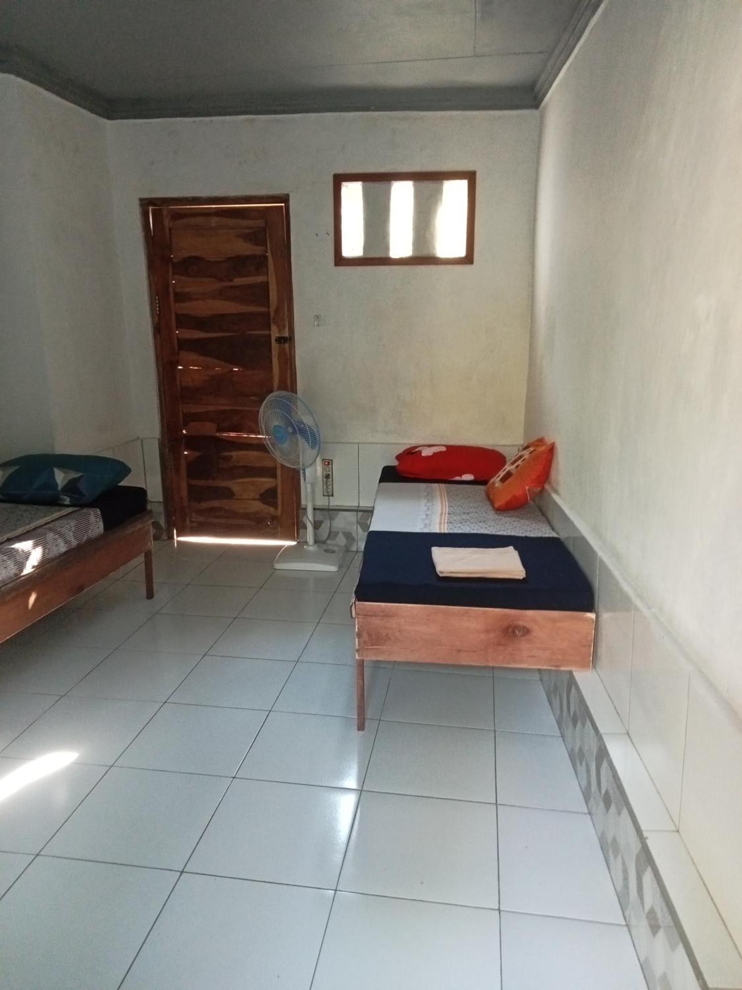 Atb Hostel Lovina Екстериор снимка